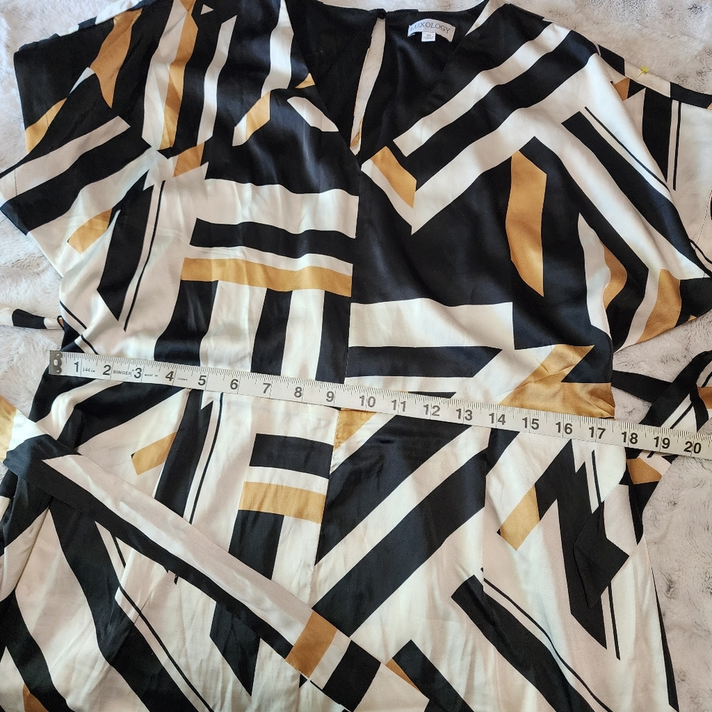 Luxeology Geometric Black and Gold Wide Leg Jumpsuit - Size XL Petite Length - Picture 7 of 16